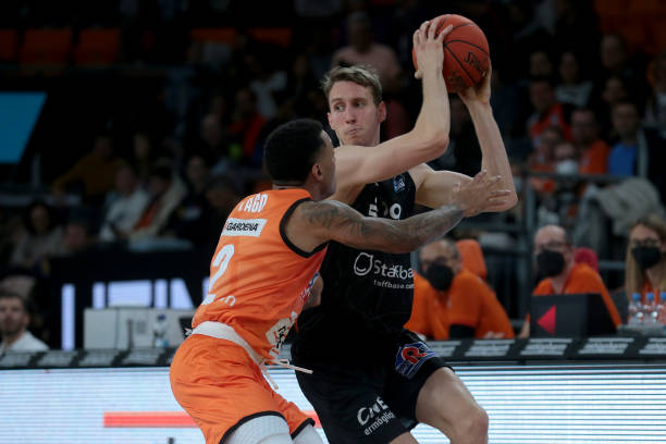 米兰目前只 米兰目前只