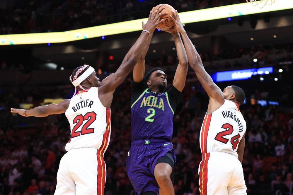 场上大放异 场上大放异